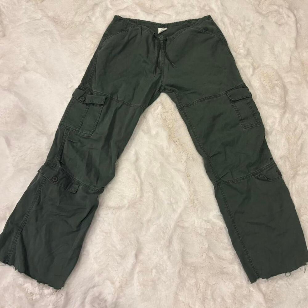 Green cargo pants with a